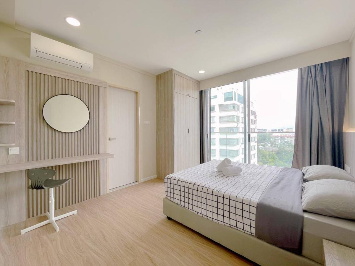 QUEENSLAND SUITES at Aru Suites, Kota Kinabalu Bagian luar foto