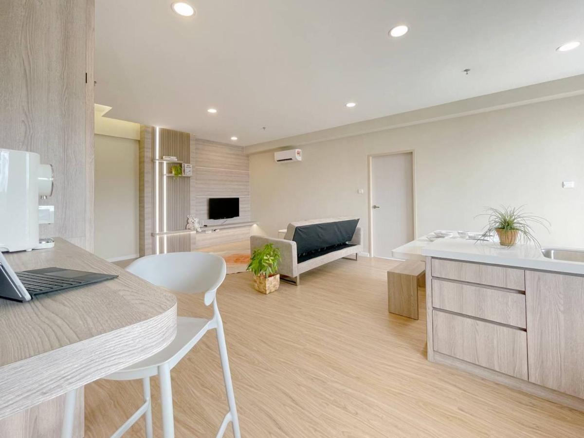 QUEENSLAND SUITES at Aru Suites, Kota Kinabalu Bagian luar foto