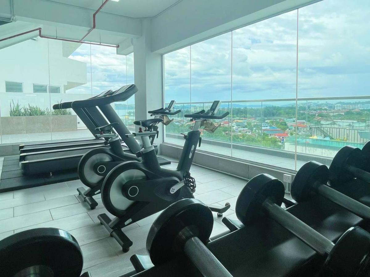 QUEENSLAND SUITES at Aru Suites, Kota Kinabalu Bagian luar foto