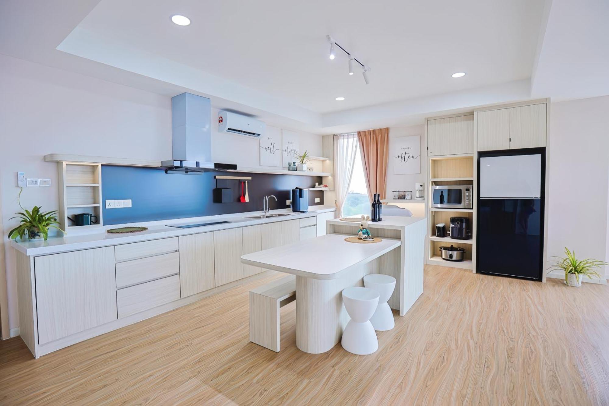 QUEENSLAND SUITES at Aru Suites, Kota Kinabalu Bagian luar foto
